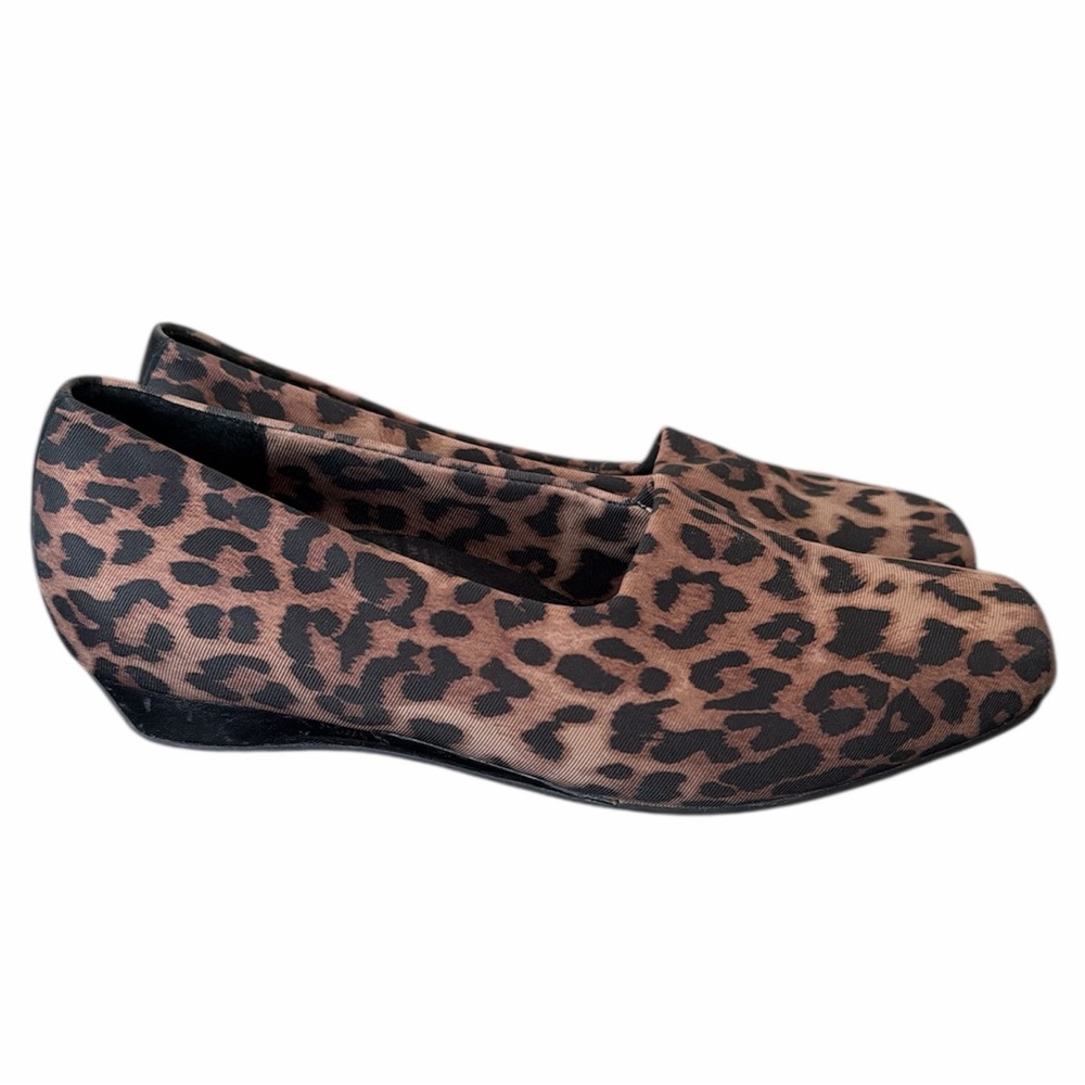 Vionic Leopard Print Slip-On Flats in Brown and Black Leopard Print 8 WIDE